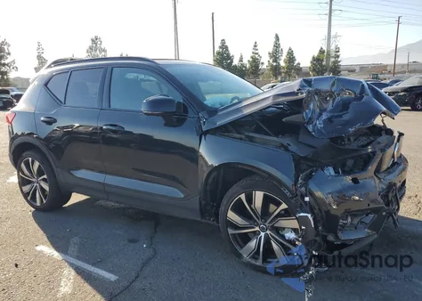 2021 Volvo Xc40 Recharge z USA, uszkodzony, nr VIN YV4ED3UR6M2561704